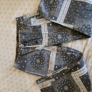 Patterned 32x30 jeans
